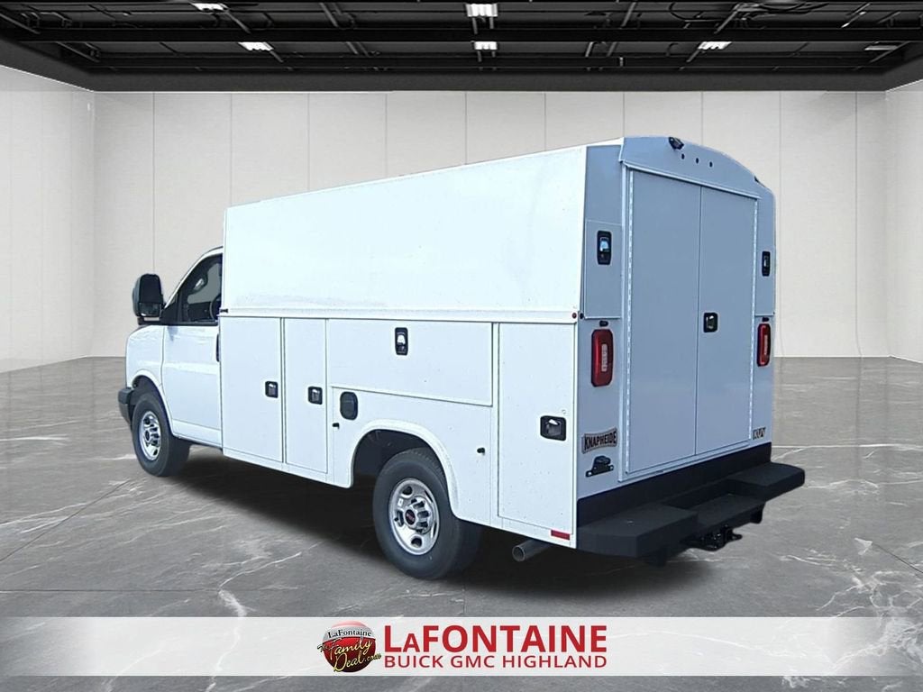 2025 GMC Savana Cutaway 3500 1WT