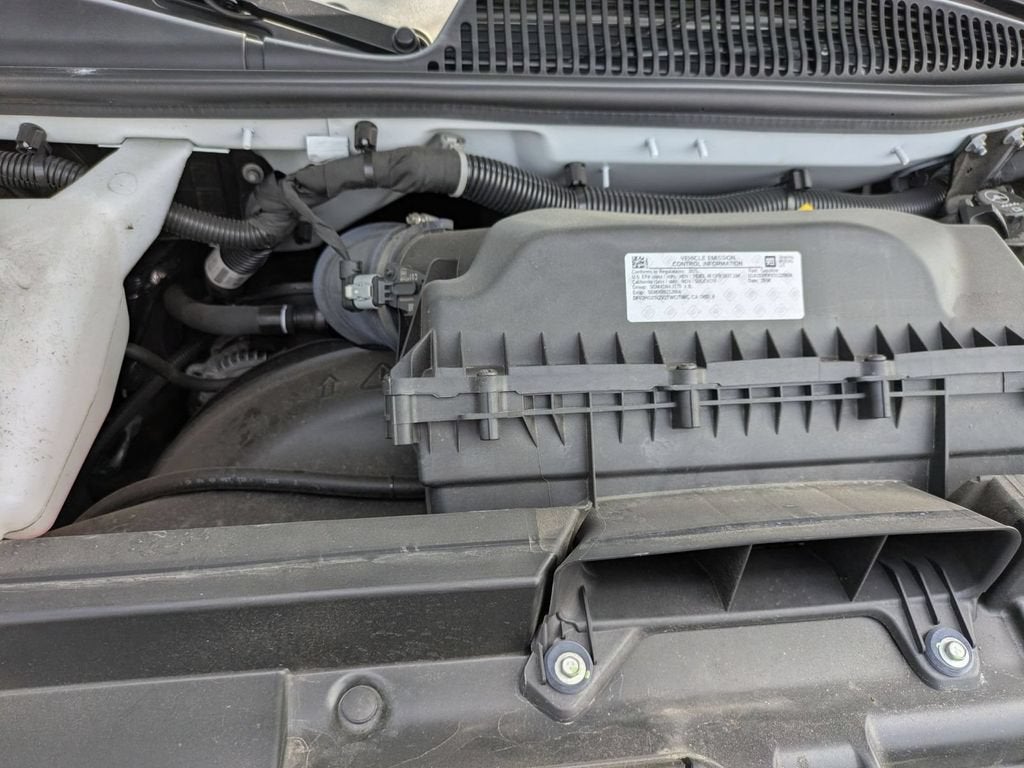 2025 Chevrolet Express Passenger 1LT