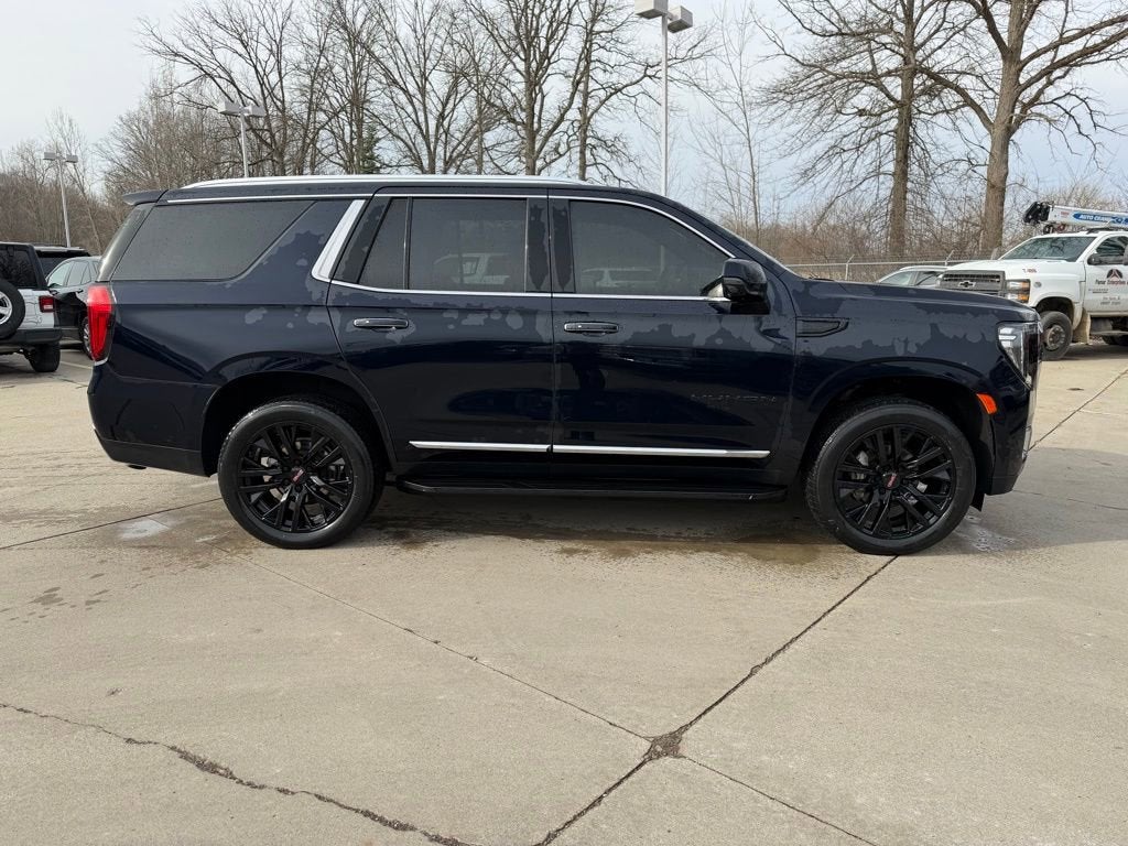 2023 GMC Yukon SLT