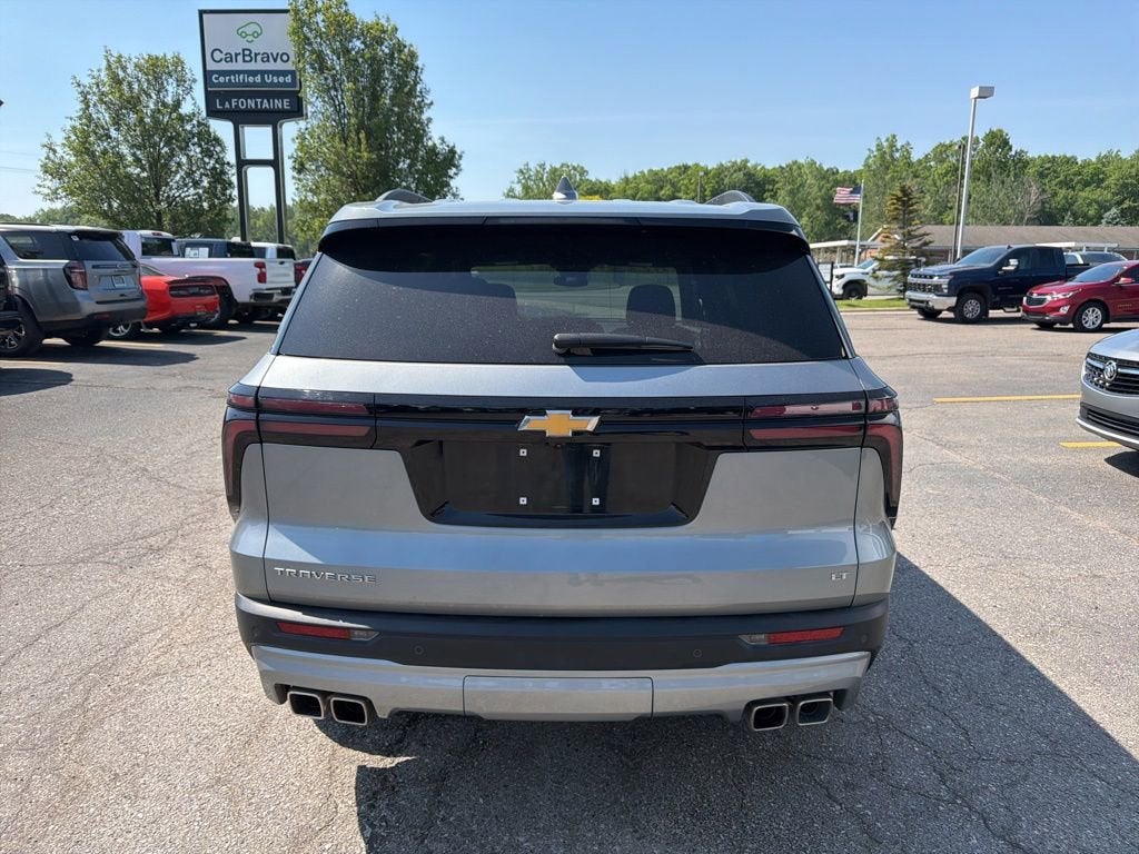 2024 Chevrolet Traverse LT