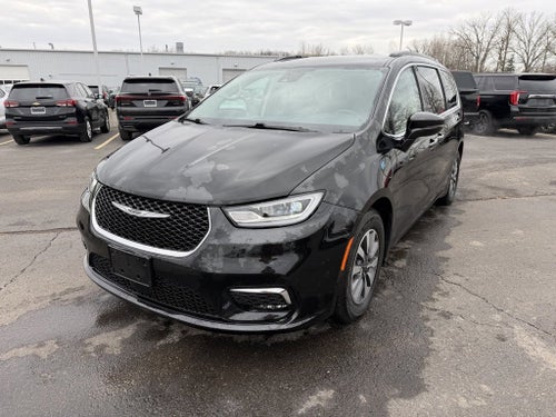 2022 Chrysler Pacifica Hybrid Touring L