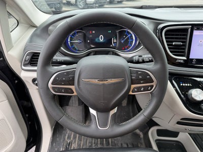 2022 Chrysler Pacifica Hybrid Touring L
