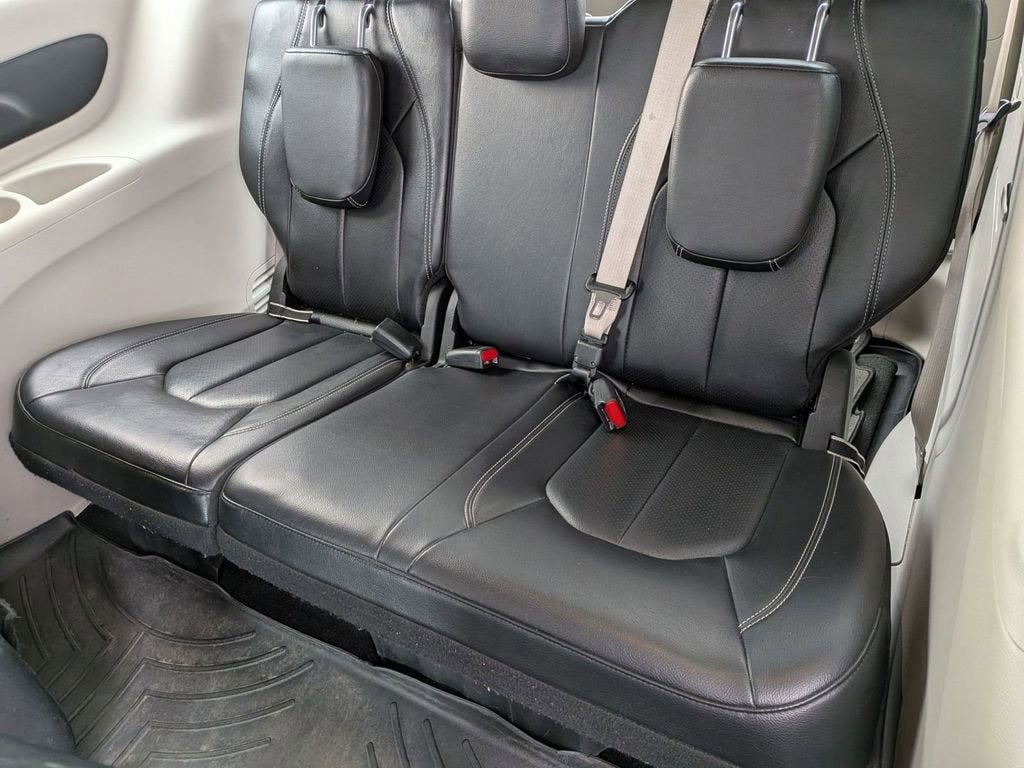 2022 Chrysler Pacifica Hybrid Touring L