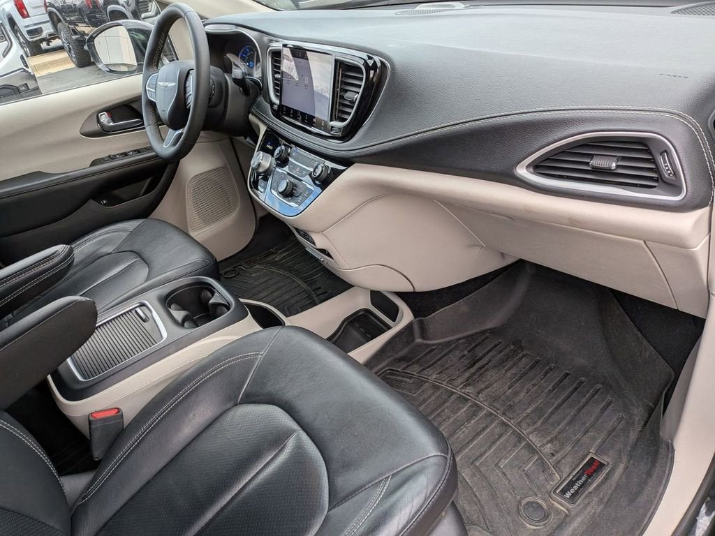2022 Chrysler Pacifica Hybrid Touring L