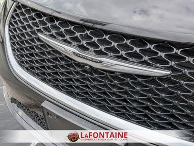 2022 Chrysler Pacifica Hybrid Touring L