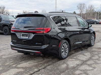 2022 Chrysler Pacifica Hybrid Touring L