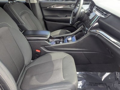 2023 Jeep Grand Cherokee Laredo 4x4