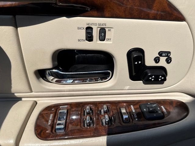 2002 Lincoln Town Car Cartier