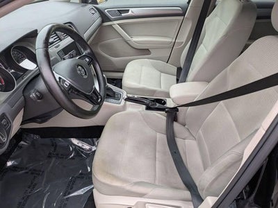 2017 Volkswagen Golf SportWagen S