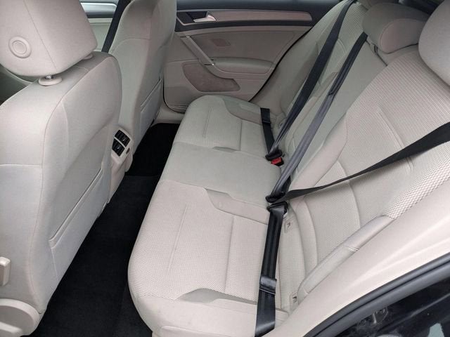 2017 Volkswagen Golf SportWagen S