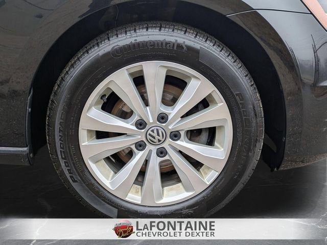 2017 Volkswagen Golf SportWagen S