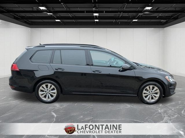 2017 Volkswagen Golf SportWagen S