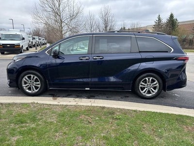 2022 Toyota Sienna XSE