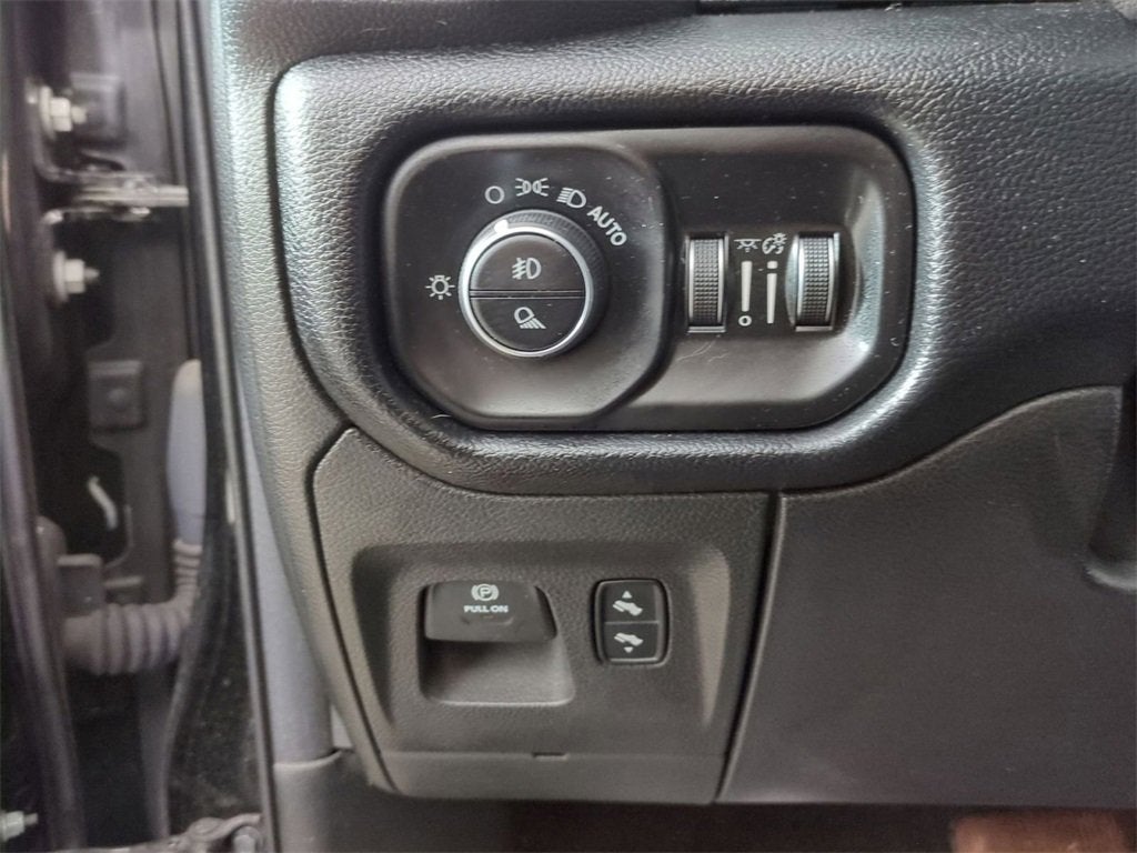 2019 RAM 1500 Big Horn/Lone Star Crew Cab 4x4 5'7" Box