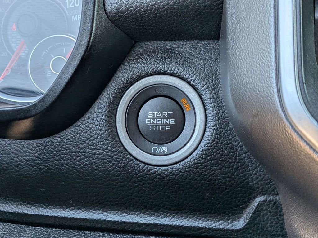 2021 RAM 1500 Big Horn Crew Cab 4x4 5'7" Box