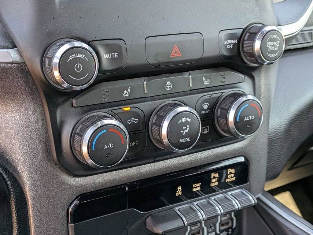 2021 RAM 1500 Big Horn Crew Cab 4x4 5'7" Box