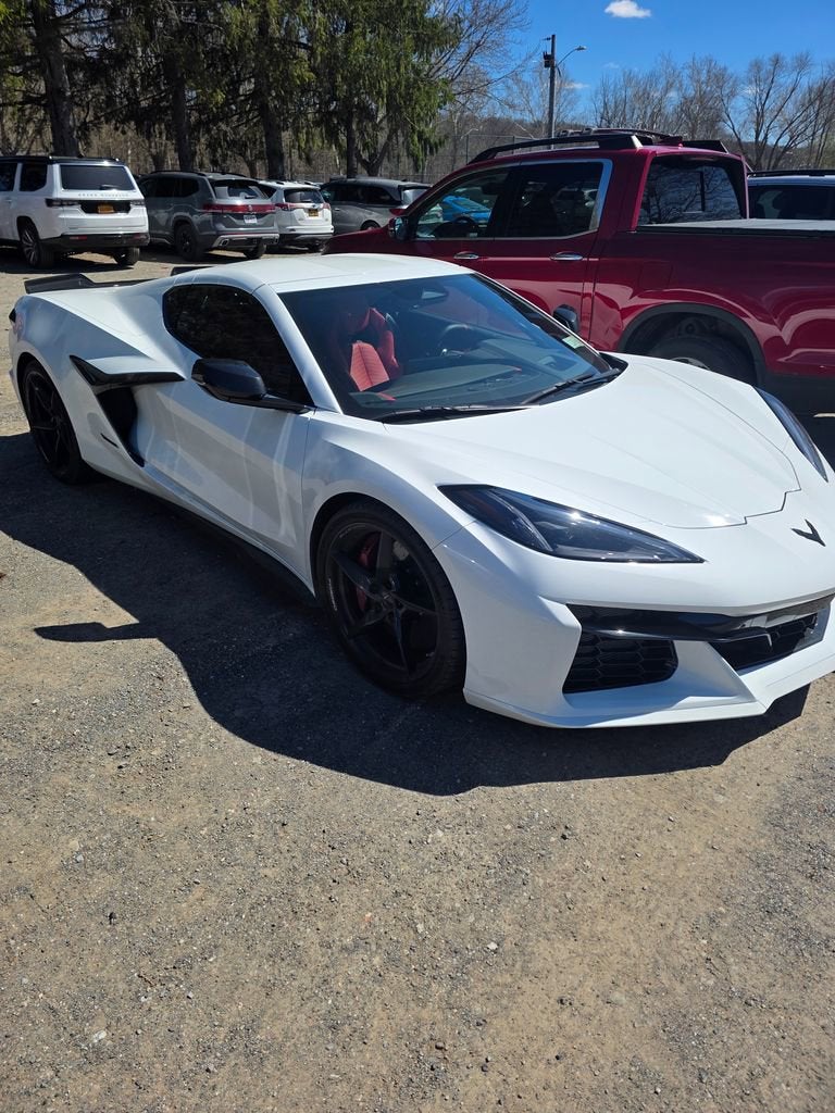 2025 Chevrolet Corvette E-Ray 2LZ