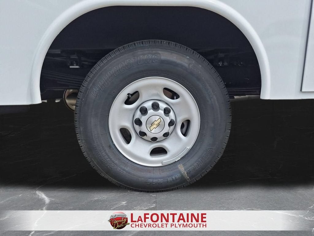 2026 Chevrolet Express Cutaway 3500 1WT