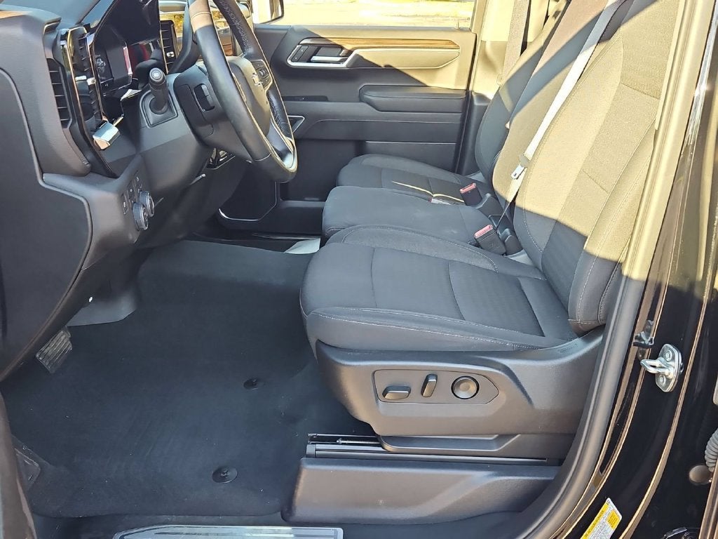 2025 Chevrolet Silverado 1500 LT (2FL)