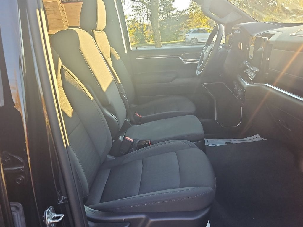 2025 Chevrolet Silverado 1500 LT (2FL)