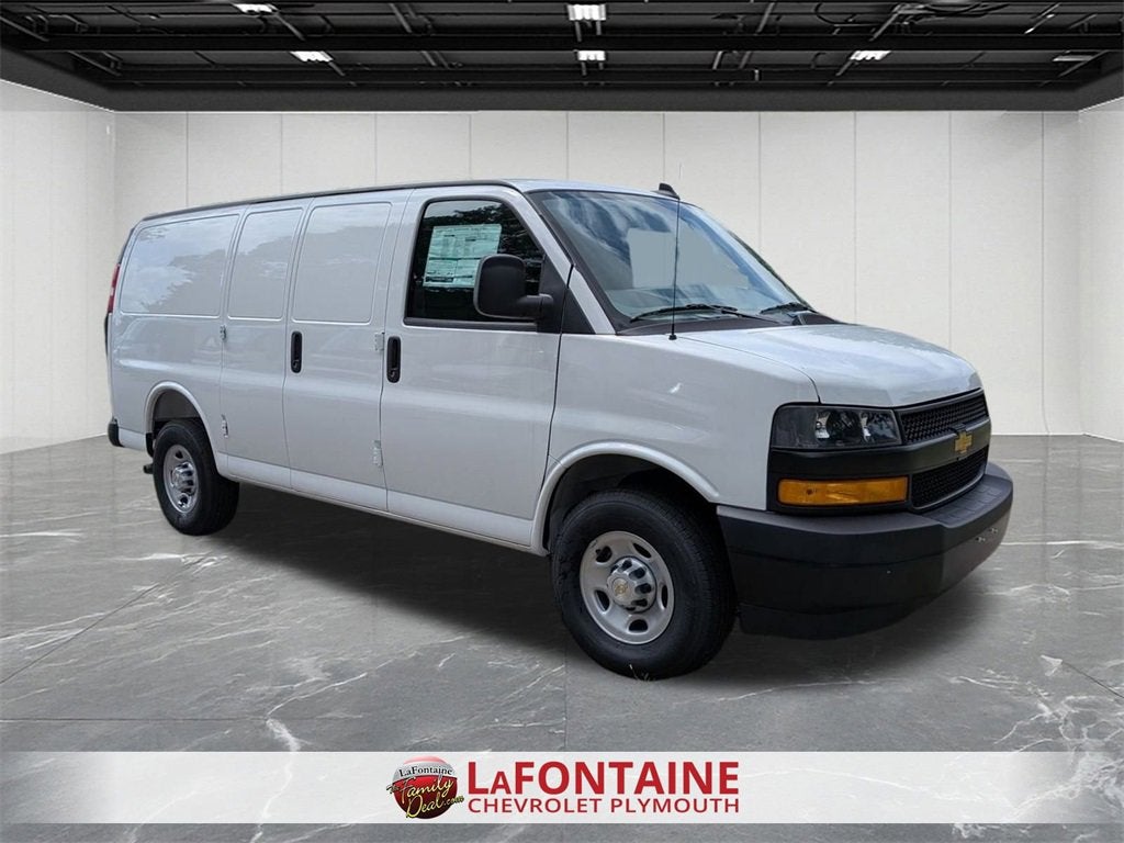 2025 Chevrolet Express Cargo 2500 WT