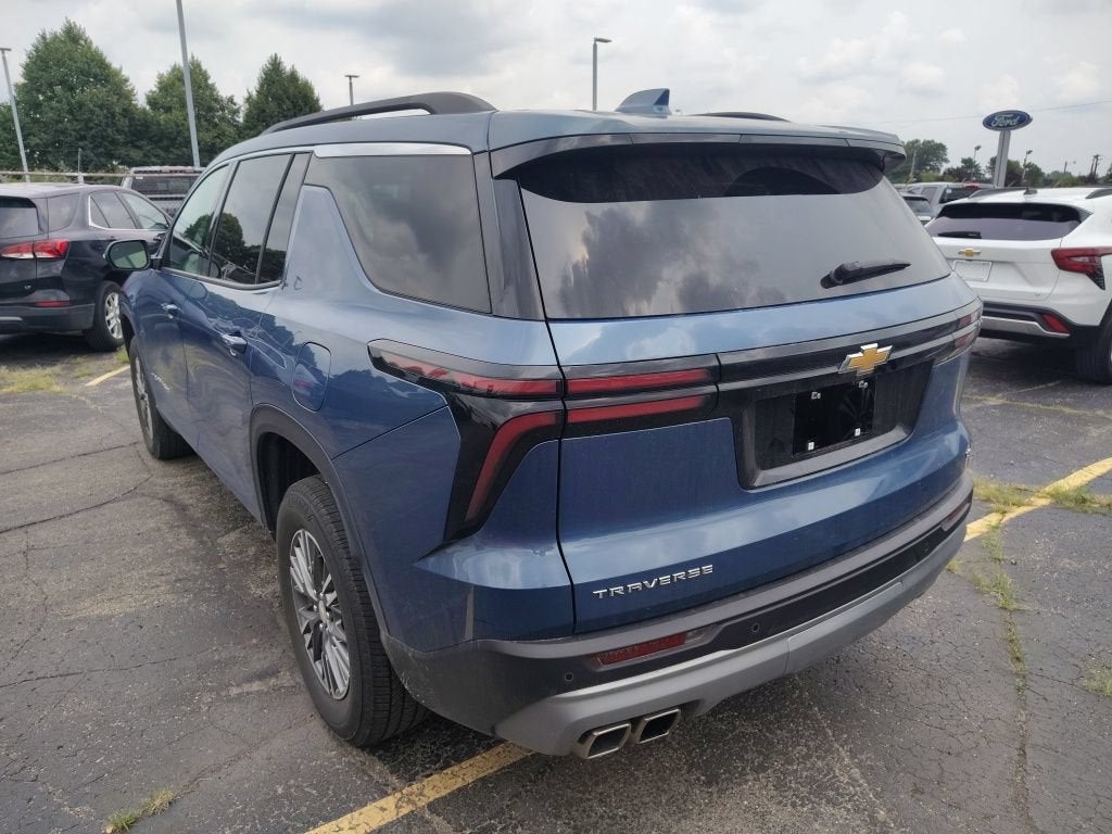 2024 Chevrolet Traverse LT