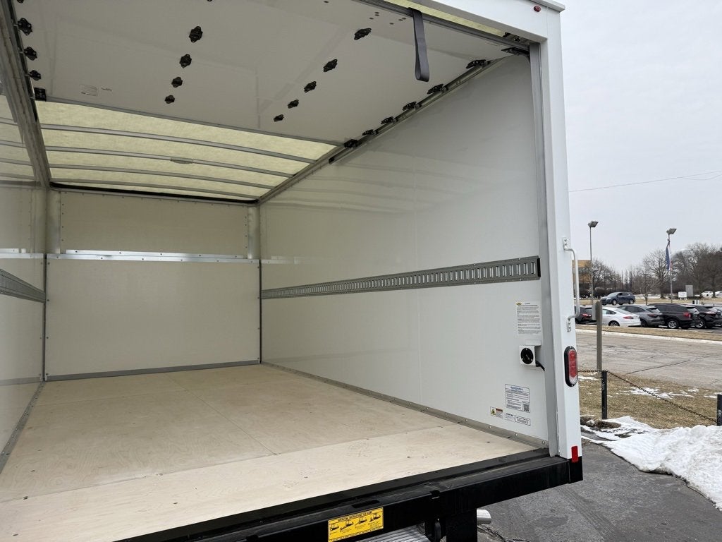 2024 Chevrolet Express Cutaway 4500 2WT