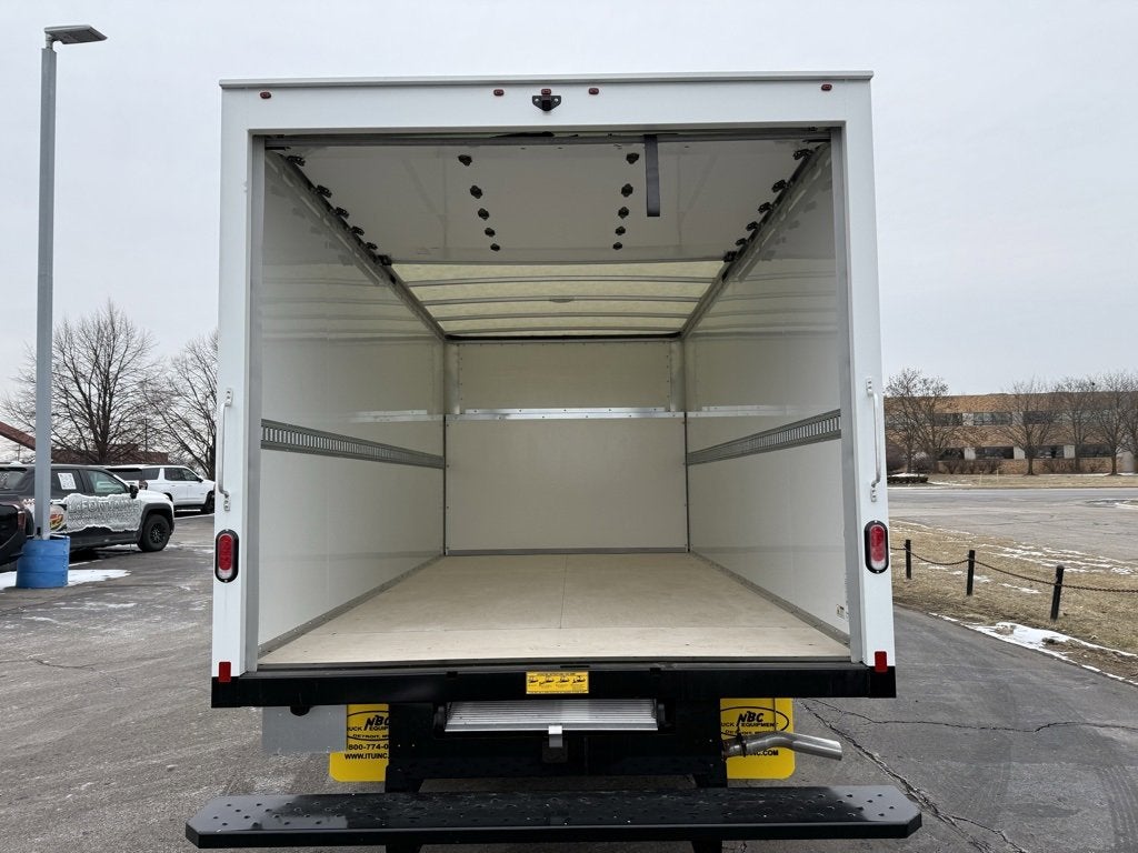 2024 Chevrolet Express Cutaway 4500 2WT