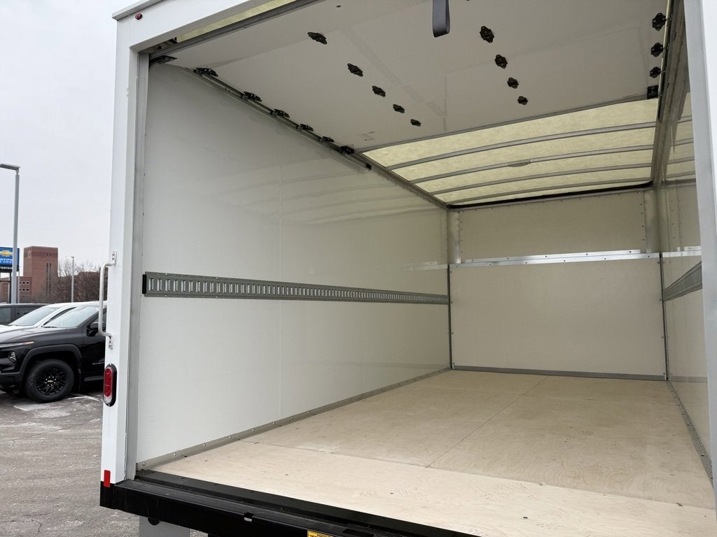 2024 Chevrolet Express Cutaway 4500 2WT