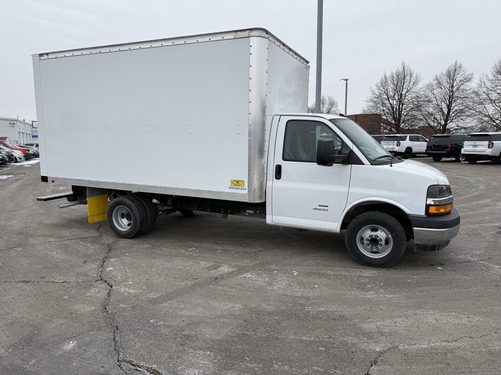 2024 Chevrolet Express Cutaway 4500 2WT