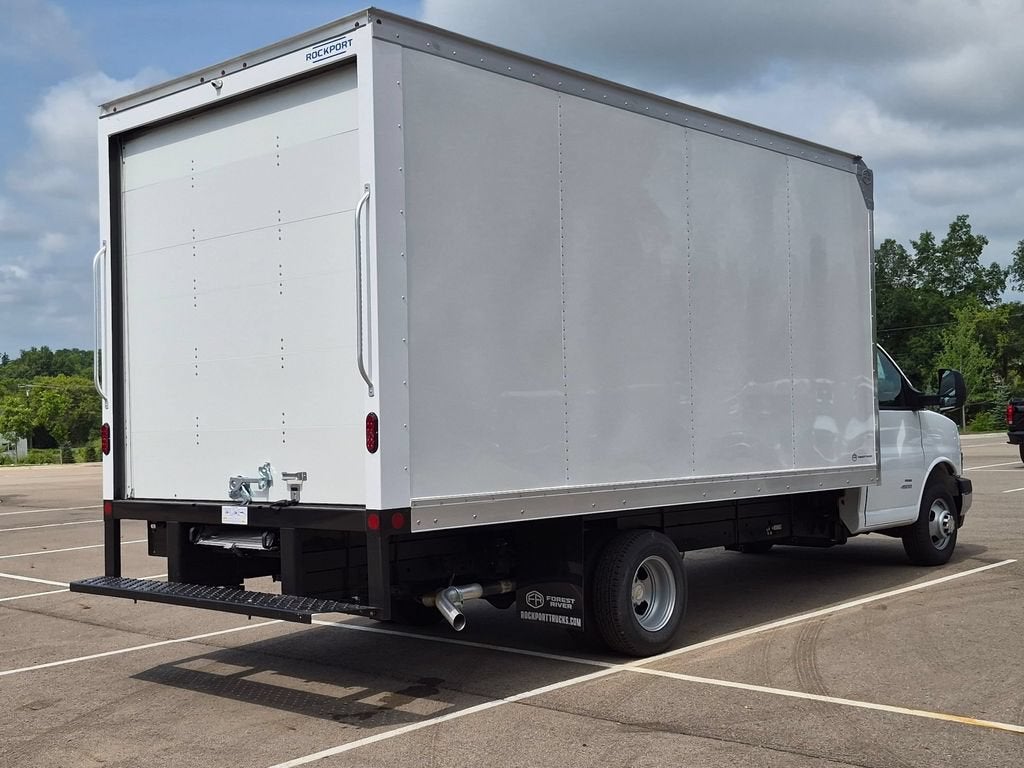 2026 Chevrolet Express Cutaway 4500 2WT