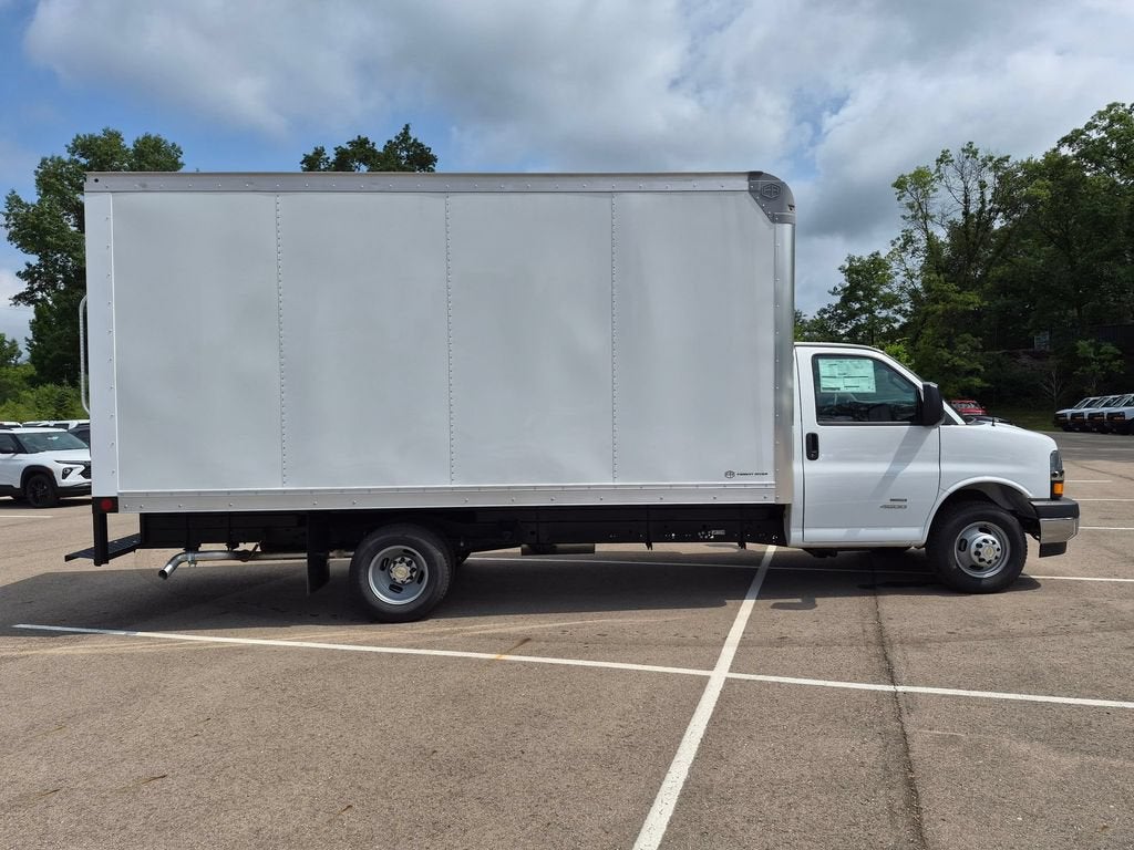 2026 Chevrolet Express Cutaway 4500 2WT