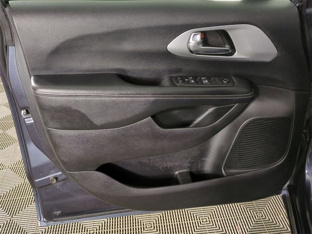 2020 Chrysler Pacifica Touring