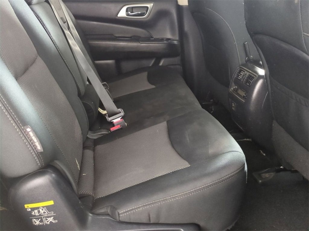 2018 Nissan Pathfinder SV